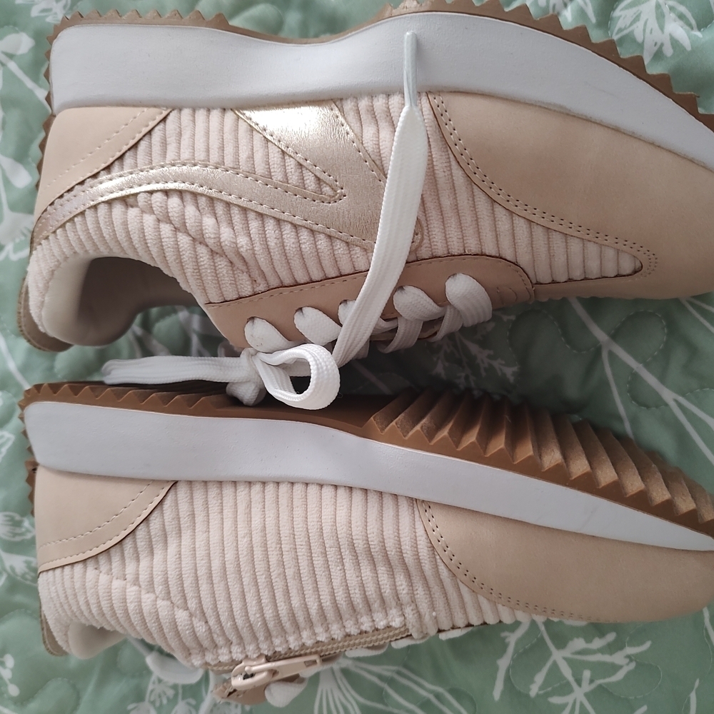 Kids Beige Sneakers - Picture 2 of 6